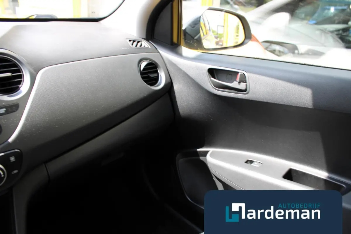 1.0i i-Premium Carplay Cruise