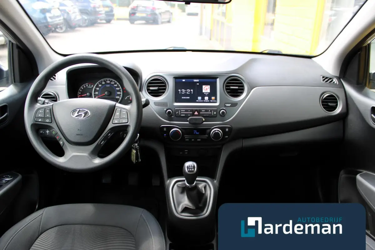 1.0i i-Premium Carplay Cruise