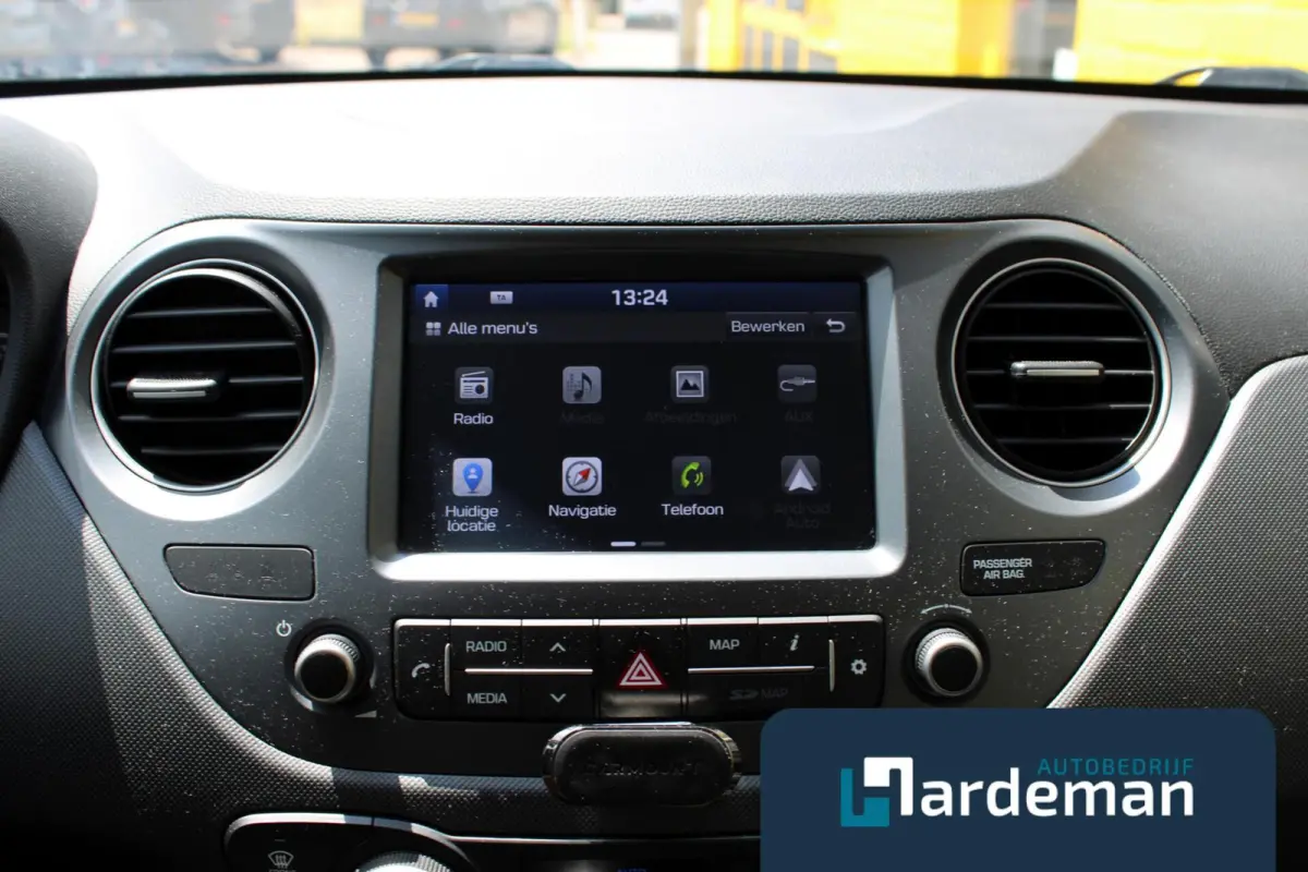 1.0i i-Premium Carplay Cruise