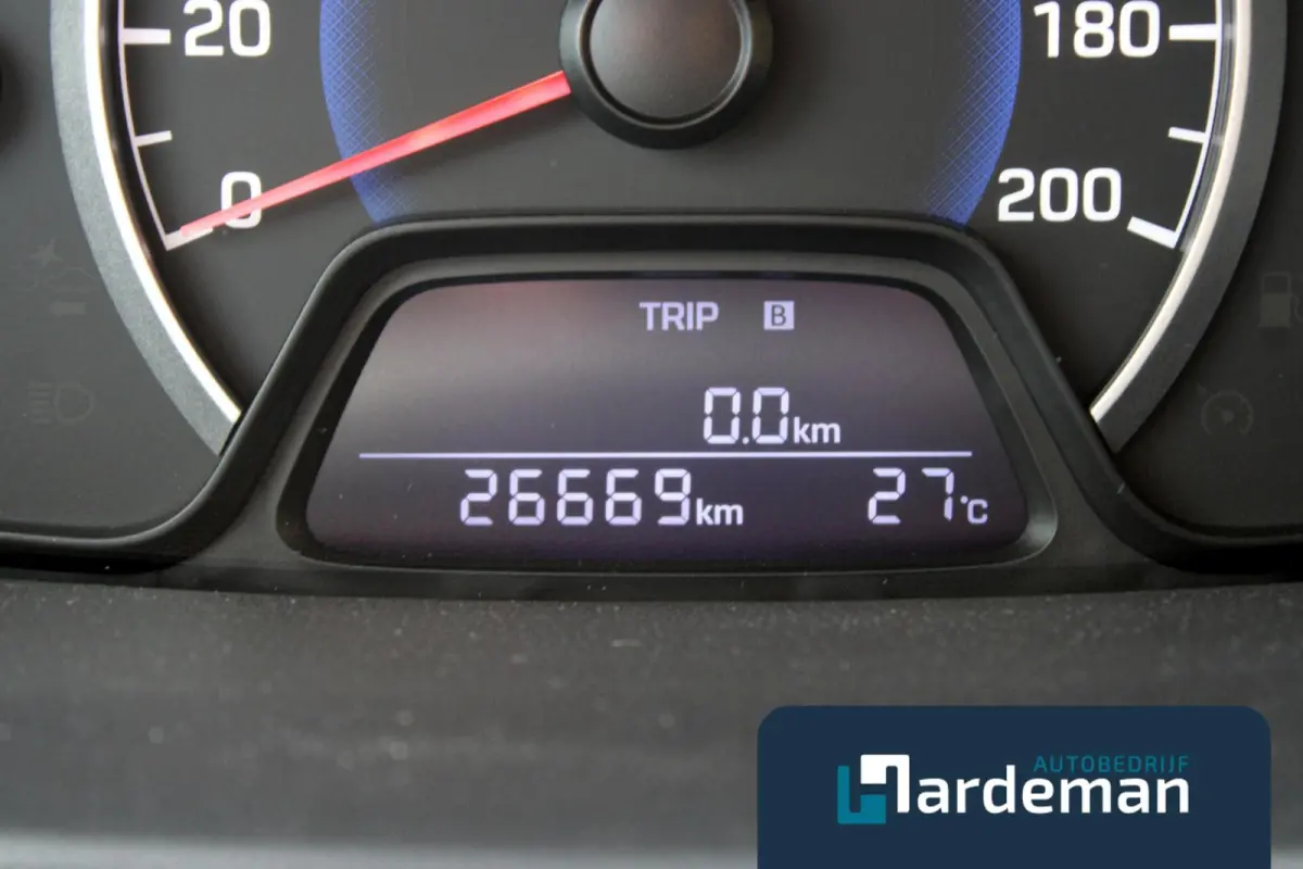 1.0i i-Premium Carplay Cruise