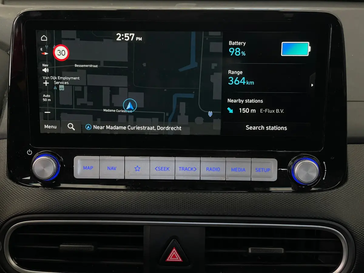 EV Premium 64 kWh SOH97%|1E EIG DEALEROND|HEADUP|STOEL&STUURVRM+VERKOELING|LEDER|BLINDSPOT|LANE ASS.|ADAPT.CRUISE