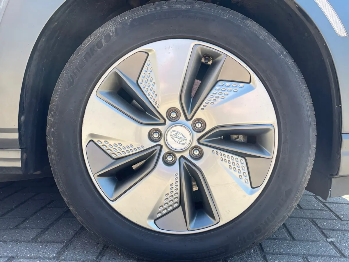 EV Premium 64 kWh SOH97%|1E EIG DEALEROND|HEADUP|STOEL&STUURVRM+VERKOELING|LEDER|BLINDSPOT|LANE ASS.|ADAPT.CRUISE