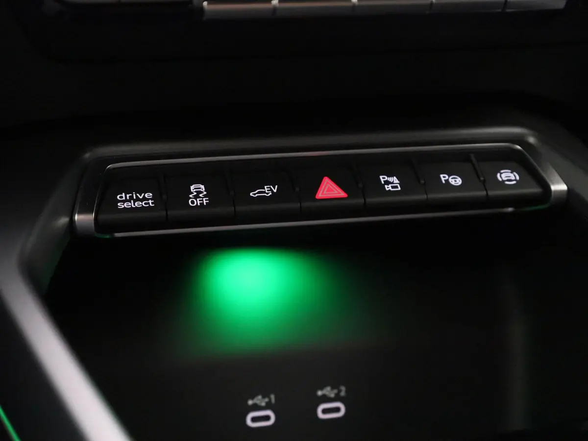40 TFSI e Advanced 204 PK | Adaptive cruise control | Sonos | Dodehoekdetectie | Stoelverwarming | Achteruitrijcamera | Climate control | Trekhaak | Privacy glas