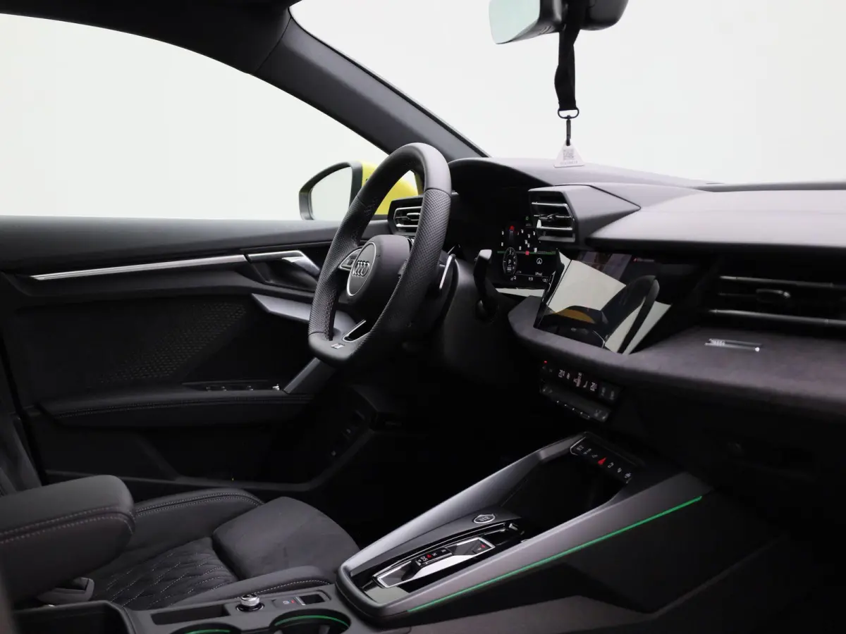 40 TFSI e Advanced 204 PK | Adaptive cruise control | Sonos | Dodehoekdetectie | Stoelverwarming | Achteruitrijcamera | Climate control | Trekhaak | Privacy glas