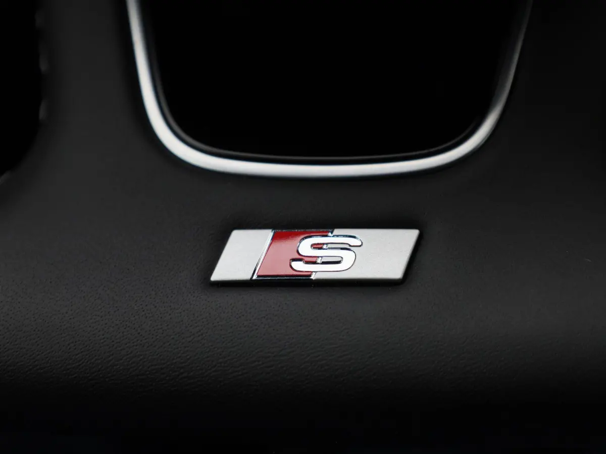 40 TFSI e Advanced 204 PK | Adaptive cruise control | Sonos | Dodehoekdetectie | Stoelverwarming | Achteruitrijcamera | Climate control | Trekhaak | Privacy glas
