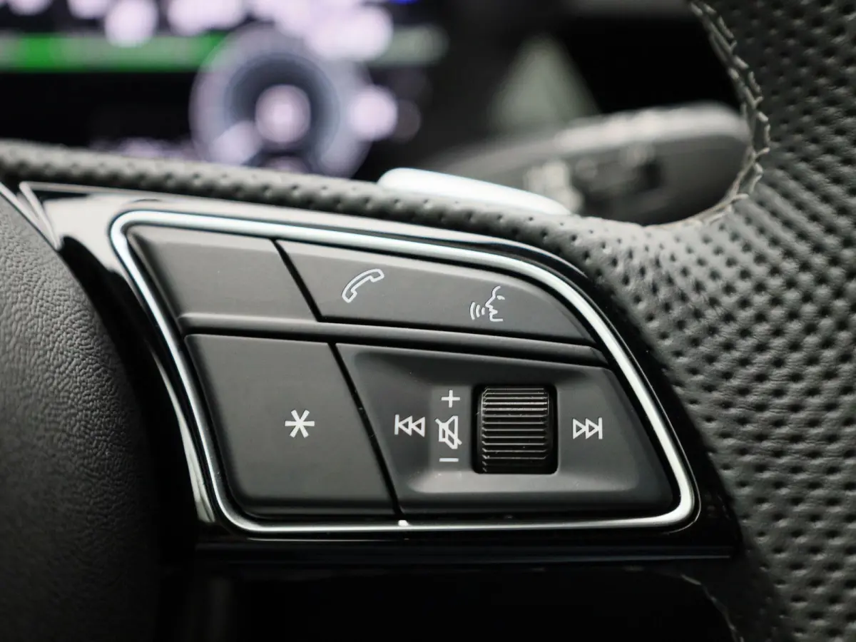 40 TFSI e Advanced 204 PK | Adaptive cruise control | Sonos | Dodehoekdetectie | Stoelverwarming | Achteruitrijcamera | Climate control | Trekhaak | Privacy glas