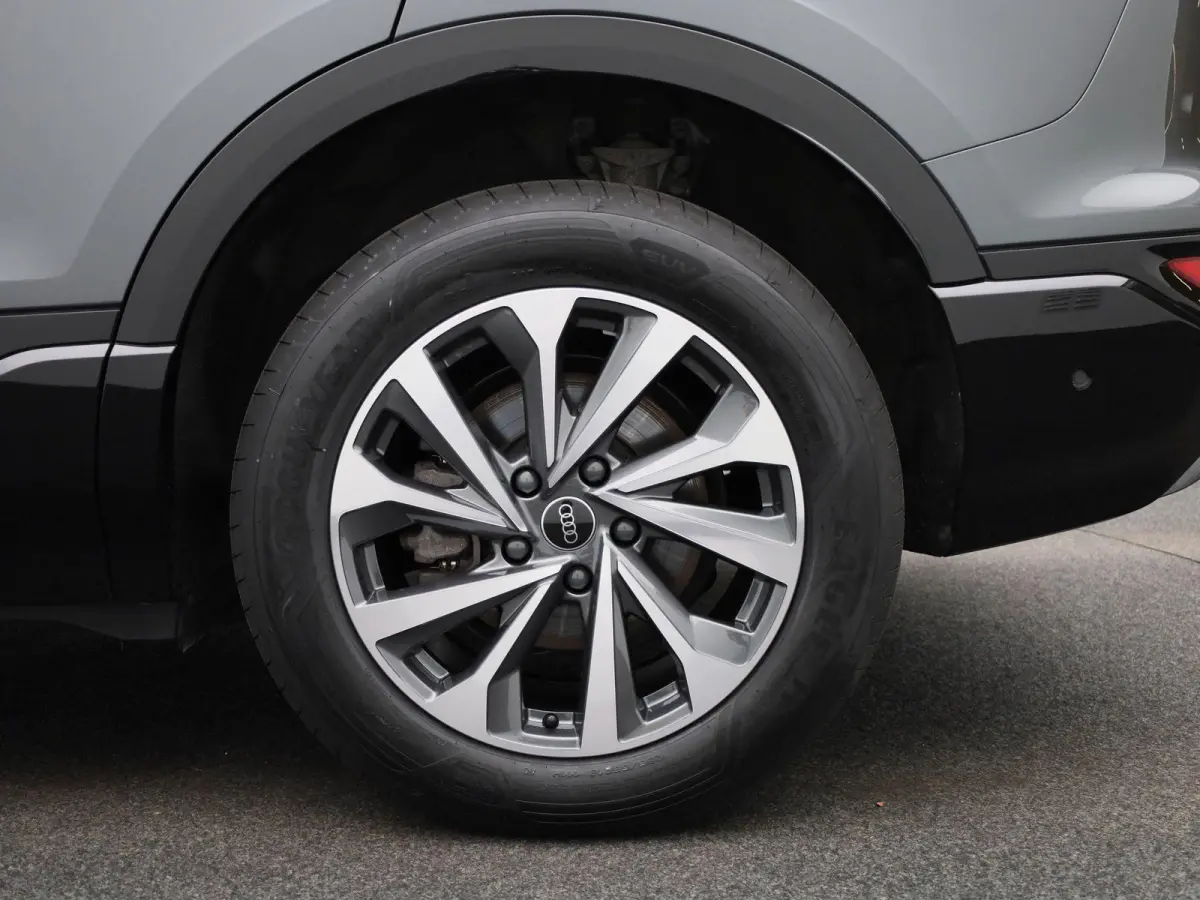 edition performance 100 kWh | Adaptive cruise control | 360 graden camera | Dodehoekdetectie | Stuurverwarming | Climate control | Carbon pakket | Stoelverwarming voor & achter | Warmtepomp 