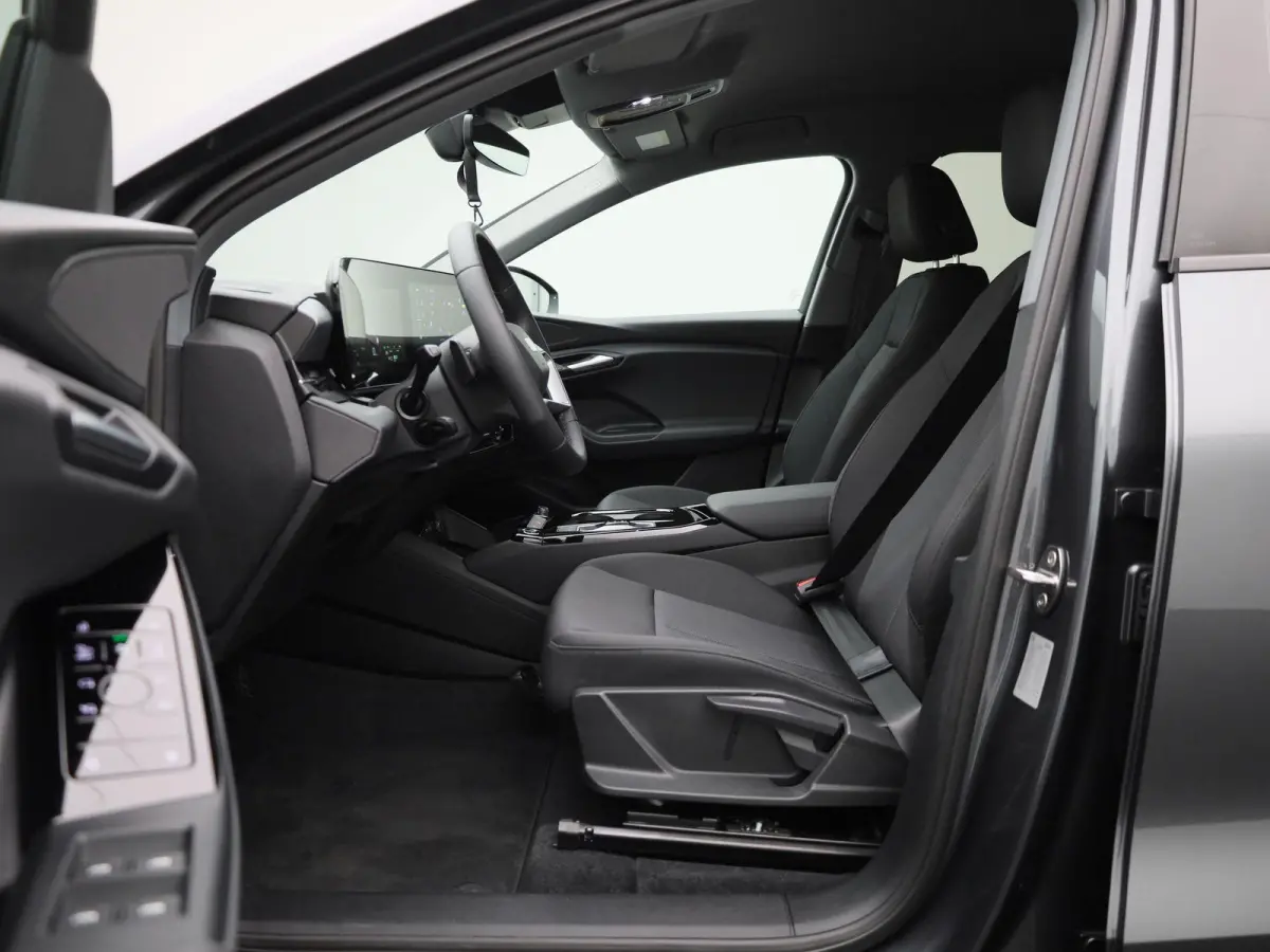 edition performance 100 kWh | Adaptive cruise control | 360 graden camera | Dodehoekdetectie | Stuurverwarming | Climate control | Carbon pakket | Stoelverwarming voor & achter | Warmtepomp 