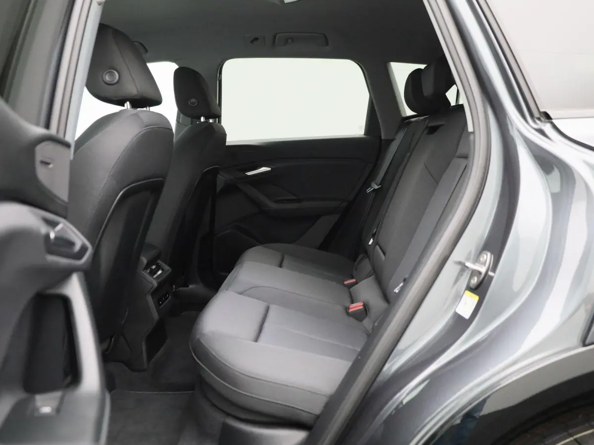 edition performance 100 kWh | Adaptive cruise control | 360 graden camera | Dodehoekdetectie | Stuurverwarming | Climate control | Carbon pakket | Stoelverwarming voor & achter | Warmtepomp 