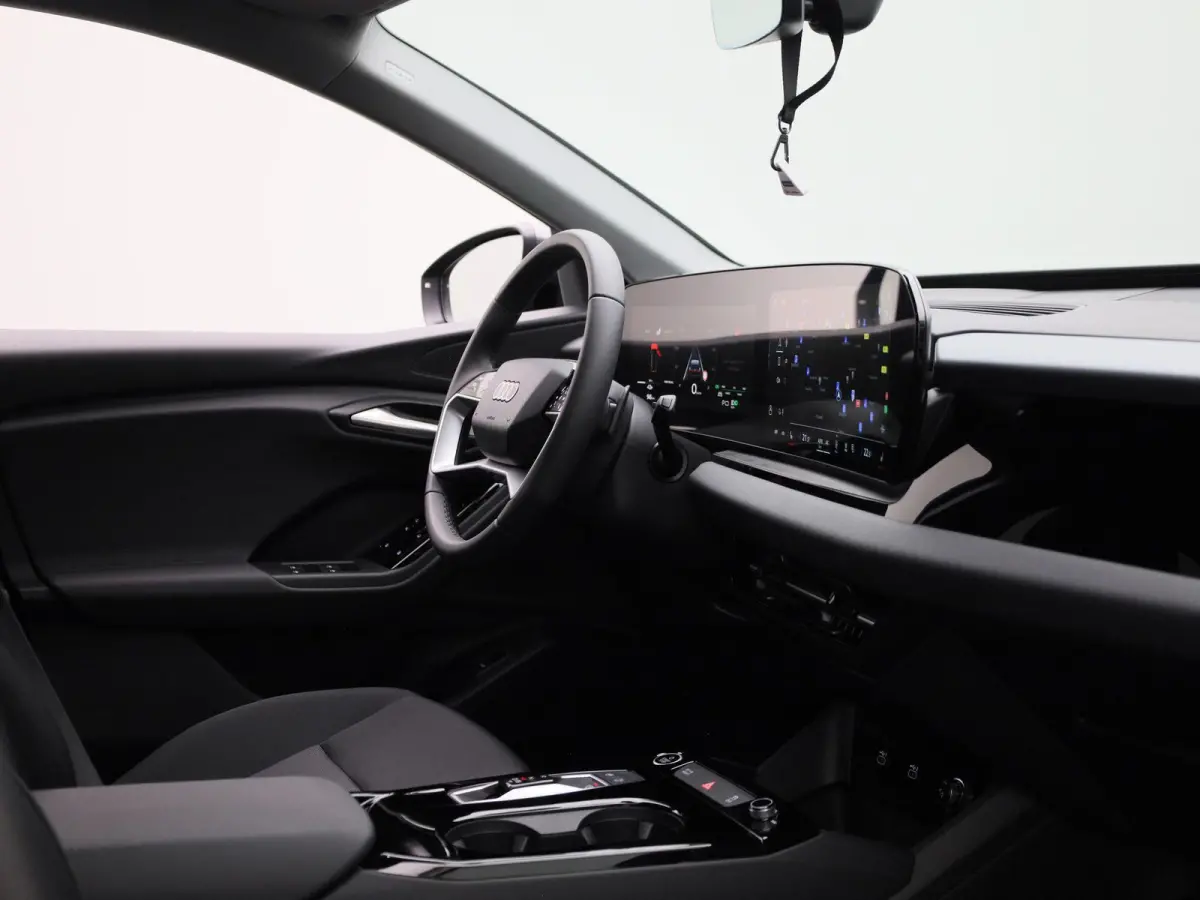 edition performance 100 kWh | Adaptive cruise control | 360 graden camera | Dodehoekdetectie | Stuurverwarming | Climate control | Carbon pakket | Stoelverwarming voor & achter | Warmtepomp 