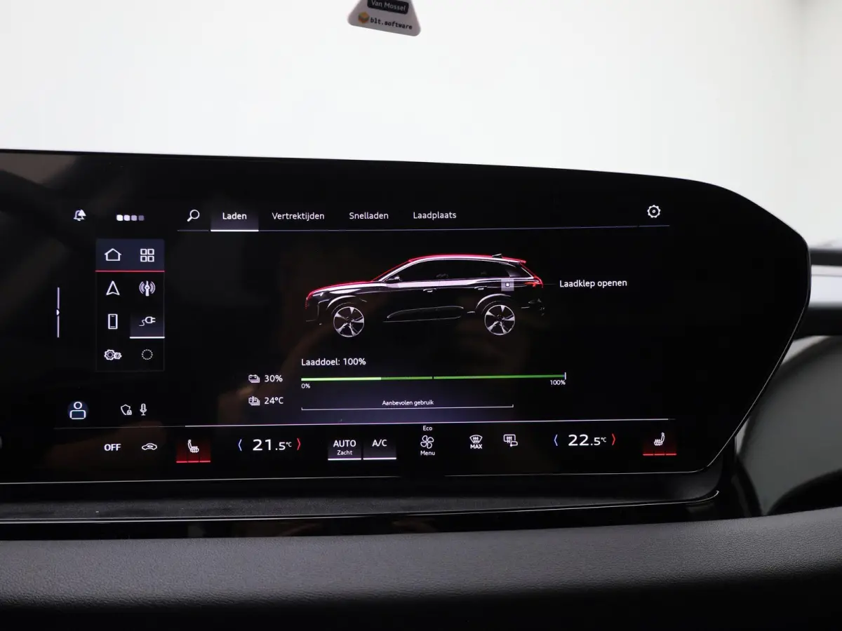 edition performance 100 kWh | Adaptive cruise control | 360 graden camera | Dodehoekdetectie | Stuurverwarming | Climate control | Carbon pakket | Stoelverwarming voor & achter | Warmtepomp 