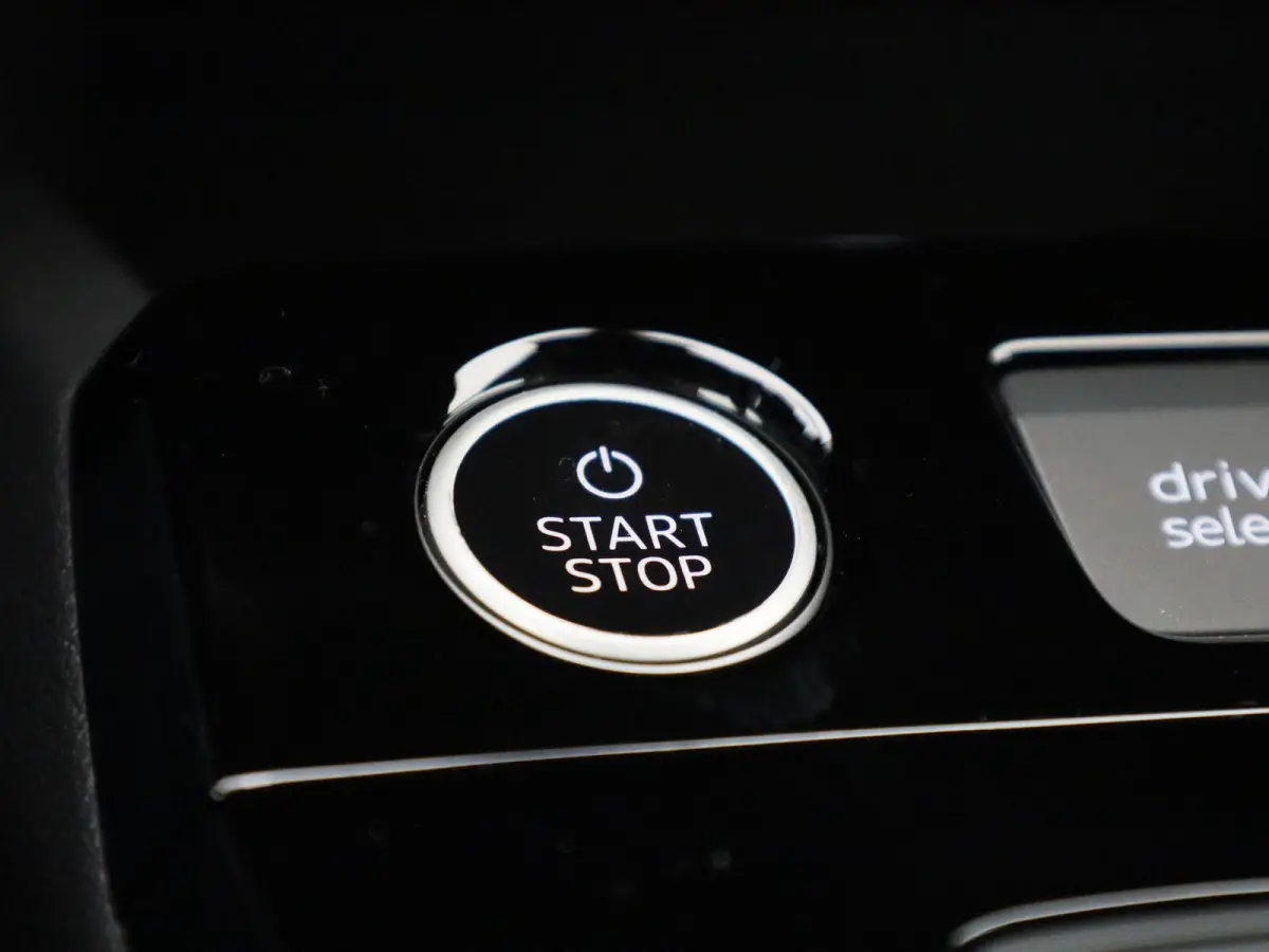 edition performance 100 kWh | Adaptive cruise control | 360 graden camera | Dodehoekdetectie | Stuurverwarming | Climate control | Carbon pakket | Stoelverwarming voor & achter | Warmtepomp 
