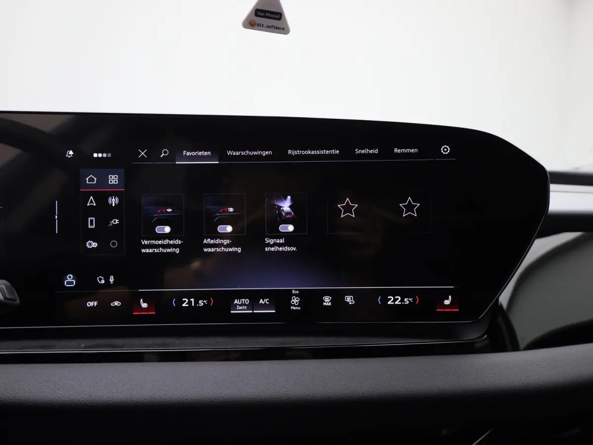 edition performance 100 kWh | Adaptive cruise control | 360 graden camera | Dodehoekdetectie | Stuurverwarming | Climate control | Carbon pakket | Stoelverwarming voor & achter | Warmtepomp 