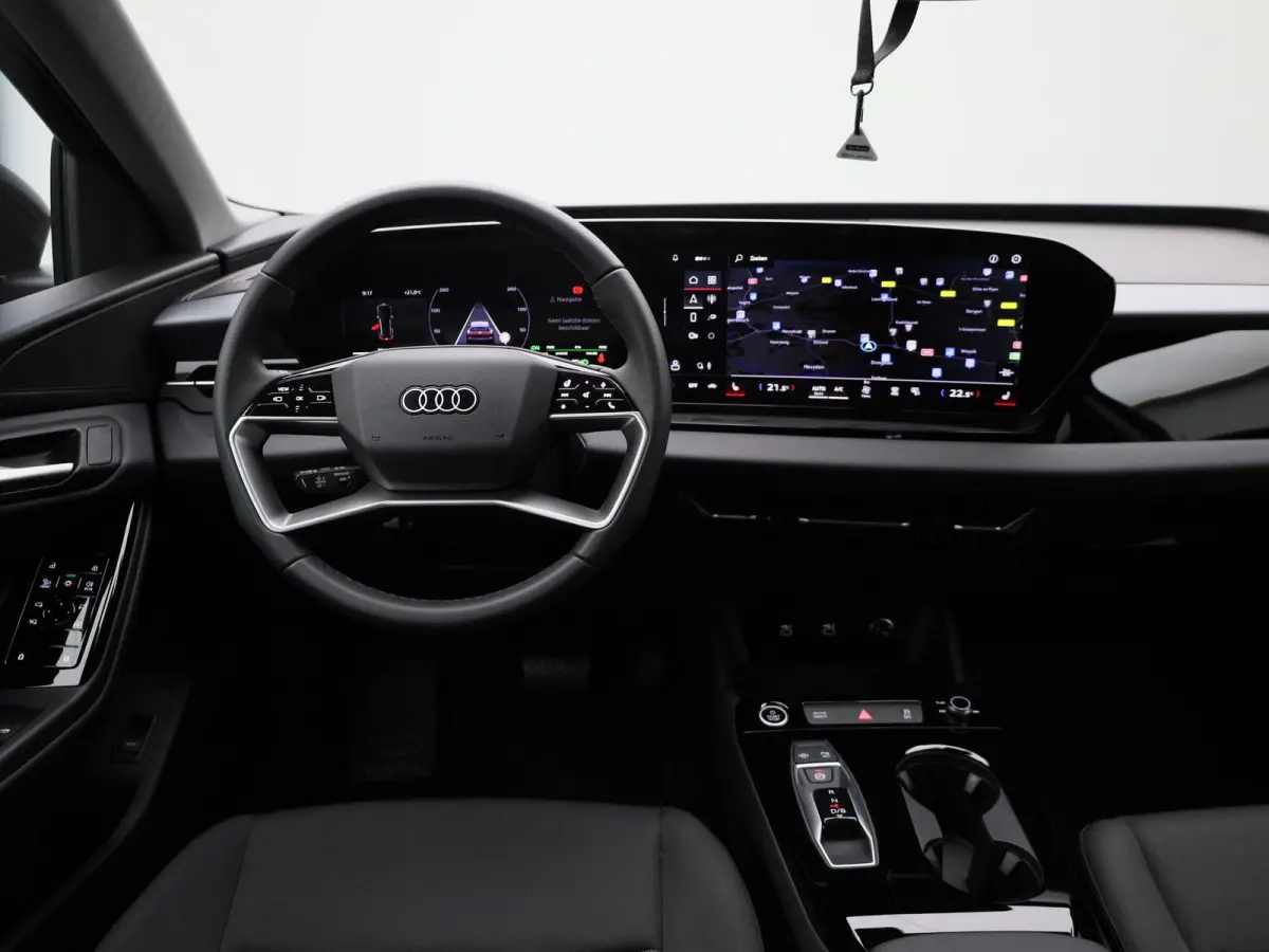 edition performance 100 kWh | Adaptive cruise control | 360 graden camera | Dodehoekdetectie | Stuurverwarming | Climate control | Carbon pakket | Stoelverwarming voor & achter | Warmtepomp 