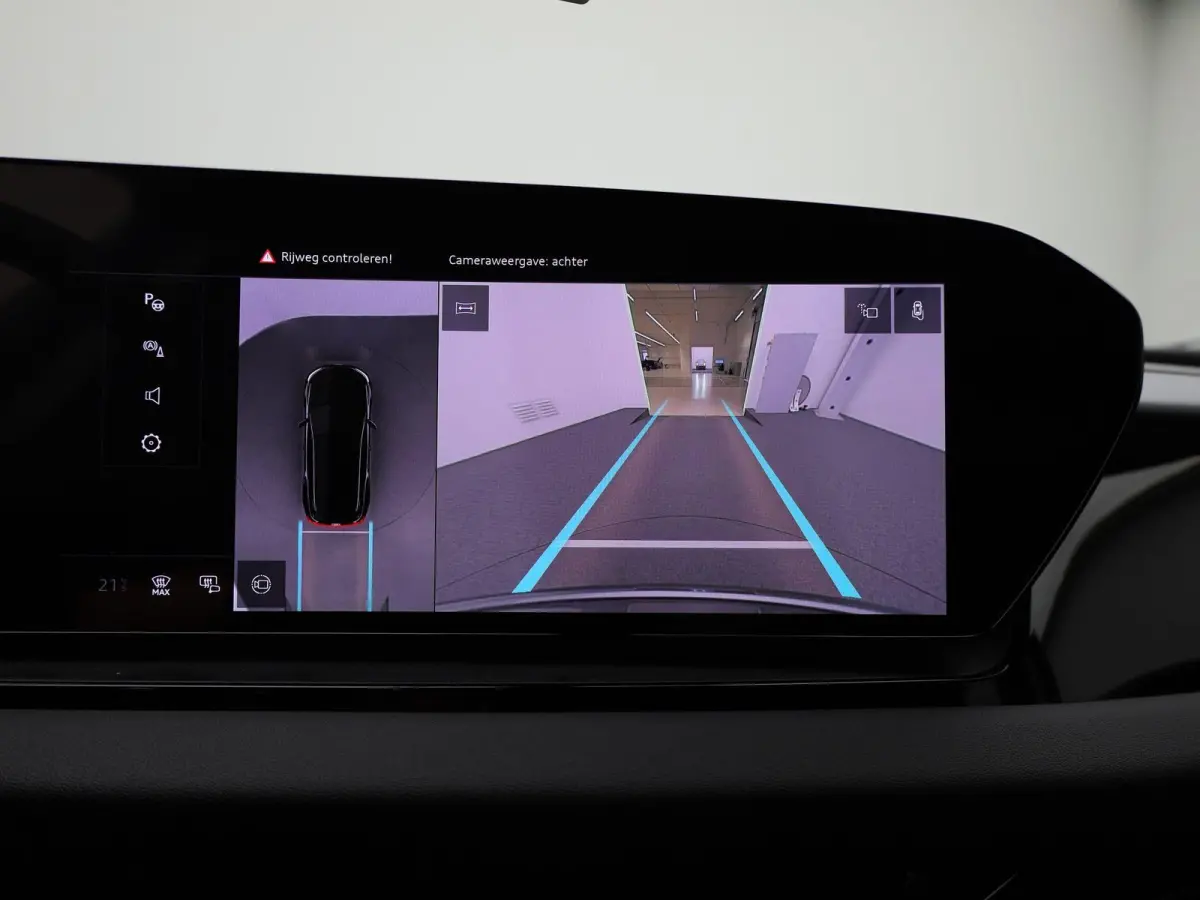 edition performance 100 kWh | Adaptive cruise control | 360 graden camera | Dodehoekdetectie | Stuurverwarming | Climate control | Carbon pakket | Stoelverwarming voor & achter | Warmtepomp 