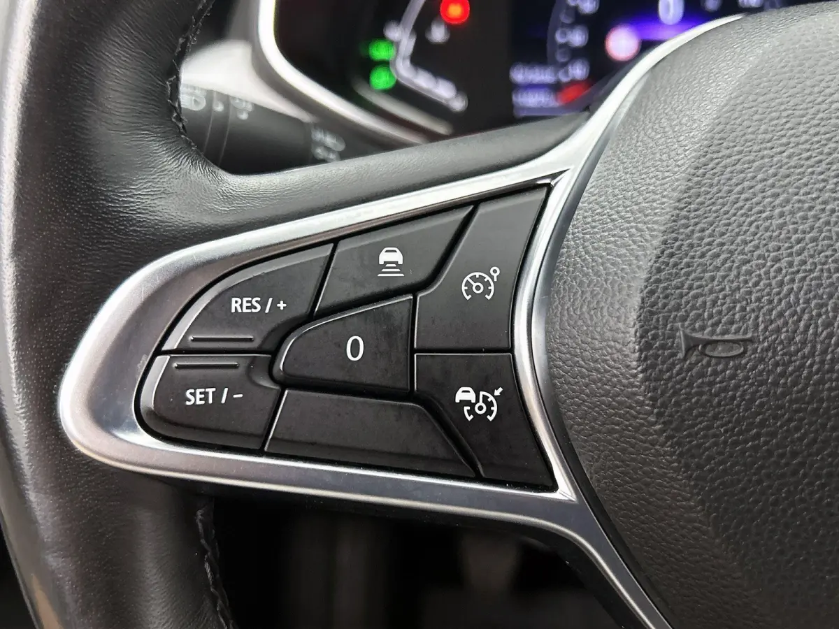 1.0 TCe Initiale Paris | Apple Carplay / Android Auto | Achteruitrijcamera | Stoelverwarming | Parkeersensoren |