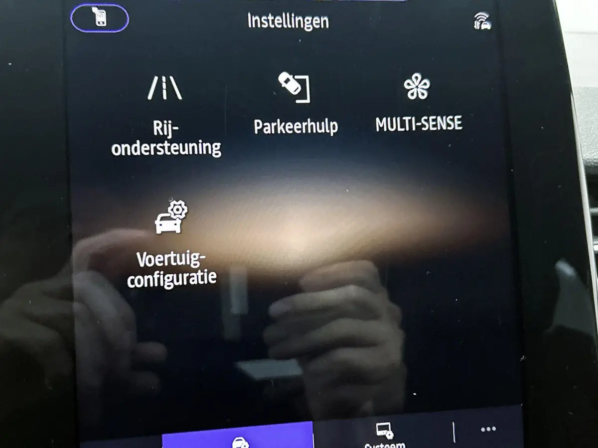 1.0 TCe Initiale Paris | Apple Carplay / Android Auto | Achteruitrijcamera | Stoelverwarming | Parkeersensoren |