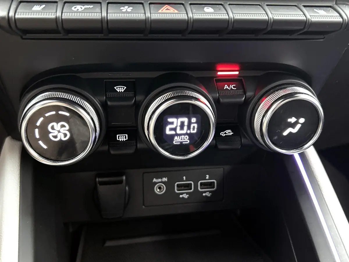 1.0 TCe Initiale Paris | Apple Carplay / Android Auto | Achteruitrijcamera | Stoelverwarming | Parkeersensoren |