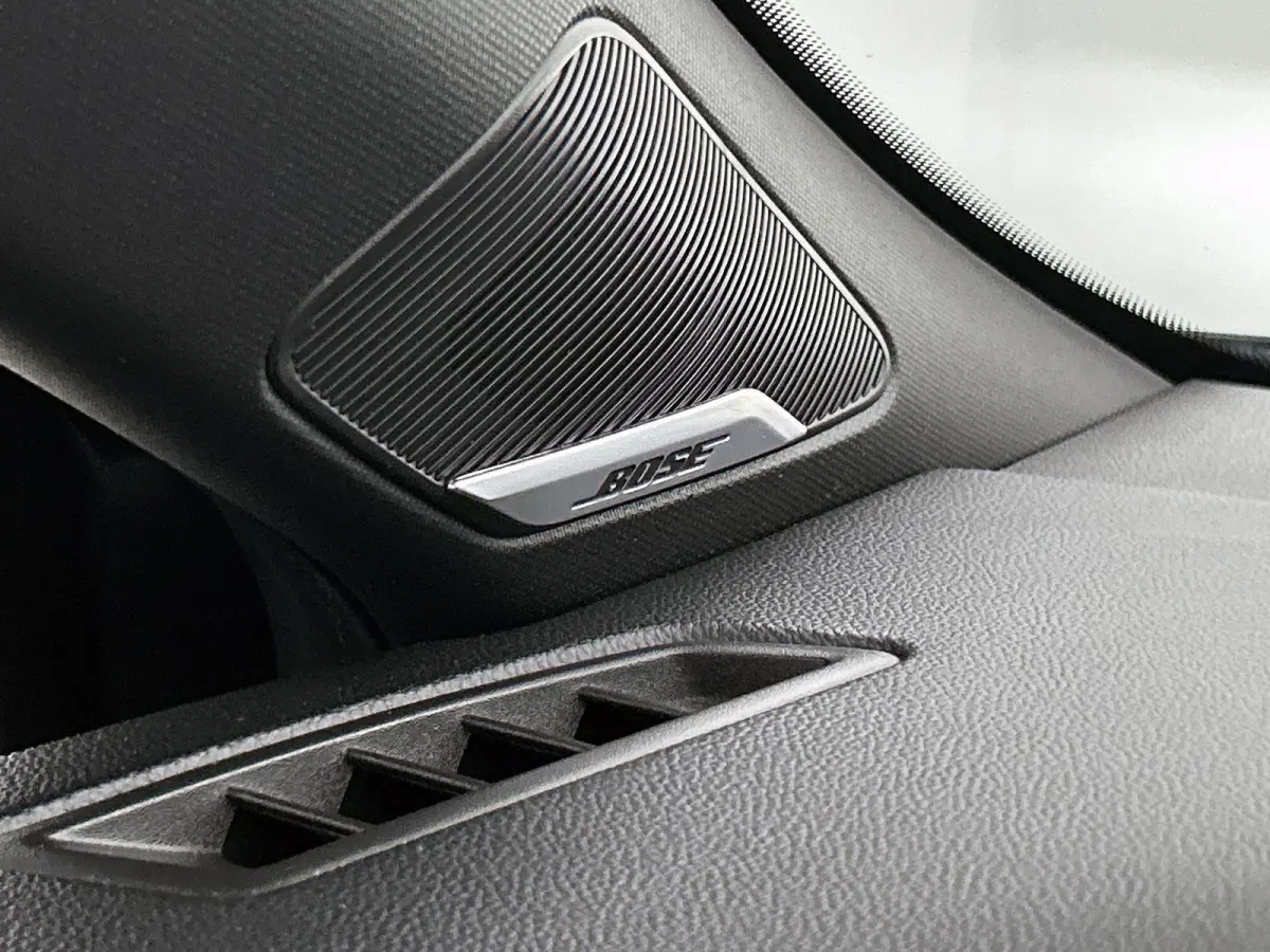 1.0 TCe Initiale Paris | Apple Carplay / Android Auto | Achteruitrijcamera | Stoelverwarming | Parkeersensoren |