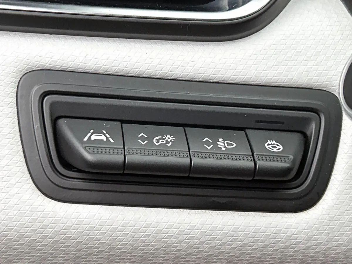 1.0 TCe Initiale Paris | Apple Carplay / Android Auto | Achteruitrijcamera | Stoelverwarming | Parkeersensoren |