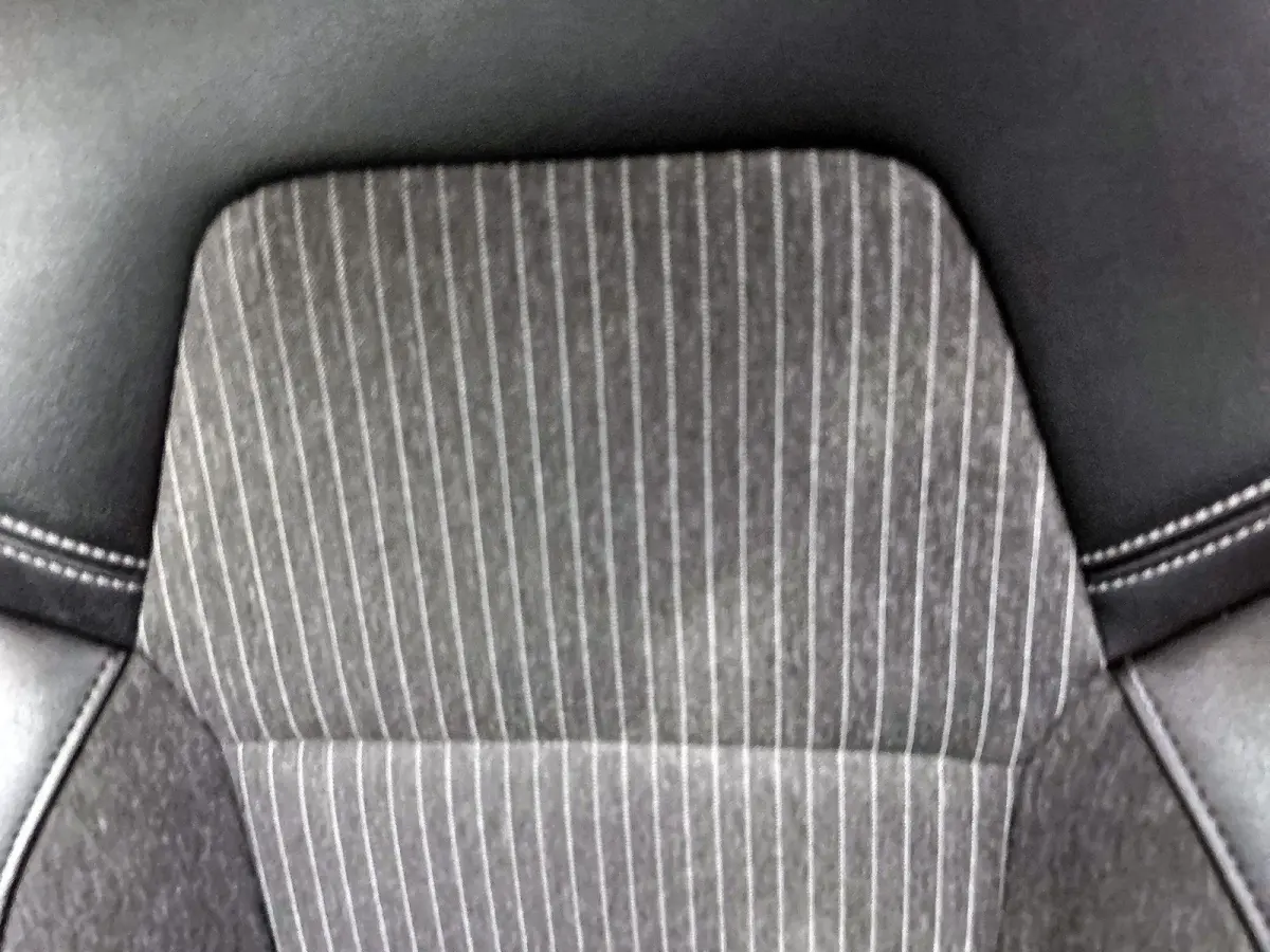 1.0 TCe Initiale Paris | Apple Carplay / Android Auto | Achteruitrijcamera | Stoelverwarming | Parkeersensoren |