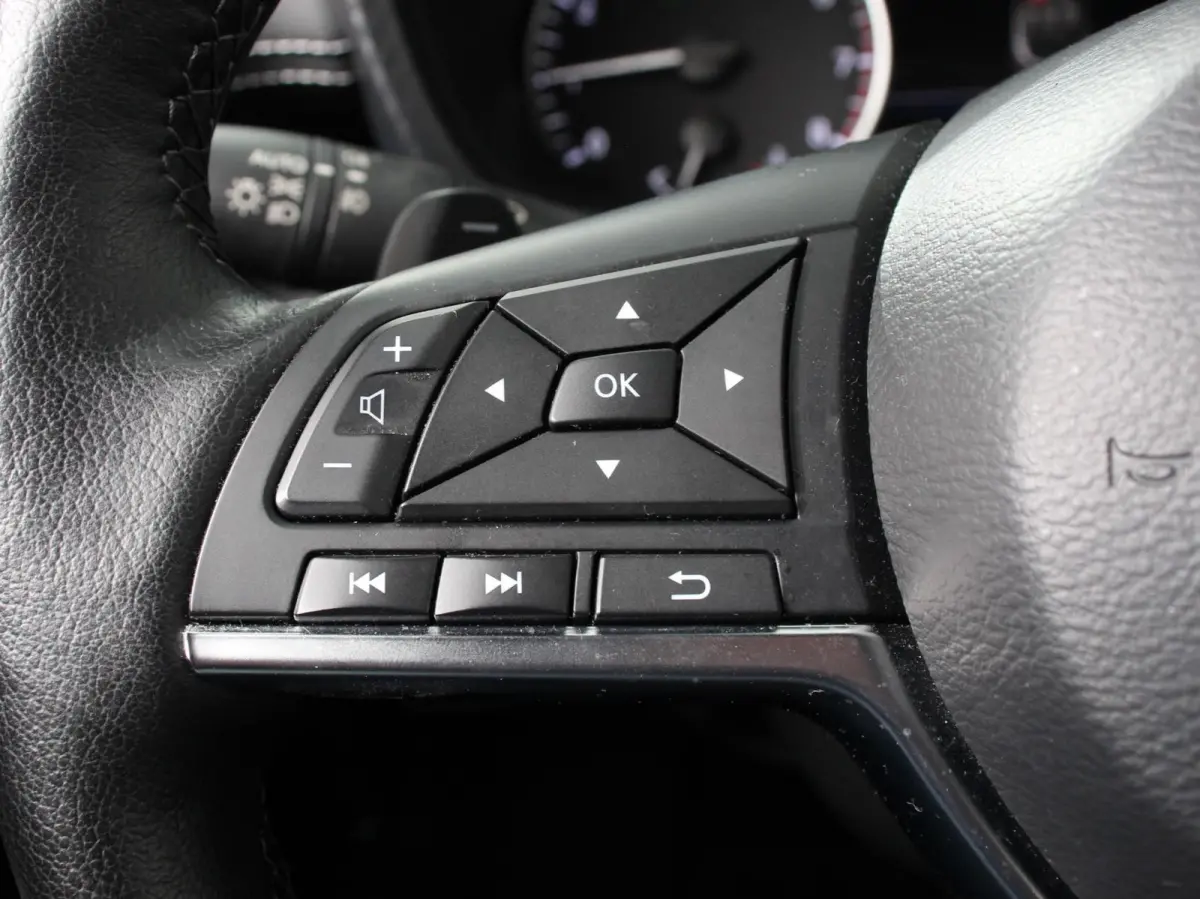 1.0 DIG-T Automaat N-Connecta Climate control Cruise control Achteruitrijcamera Keyless Navigatie LED Verwarmde voorstoelen Verwarmd stuurwiel Parkeersensoren Apple Carplay/ Android Auto