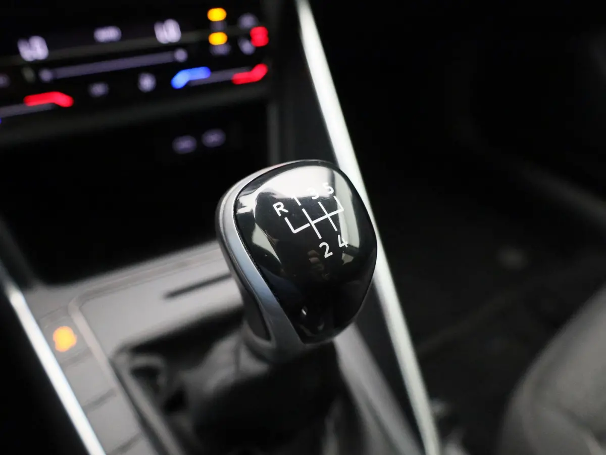 1.0 TSI Life Business | Apple Carplay / Android Auto | Stoelverwarming | Navigatie | Parkeersensoren |