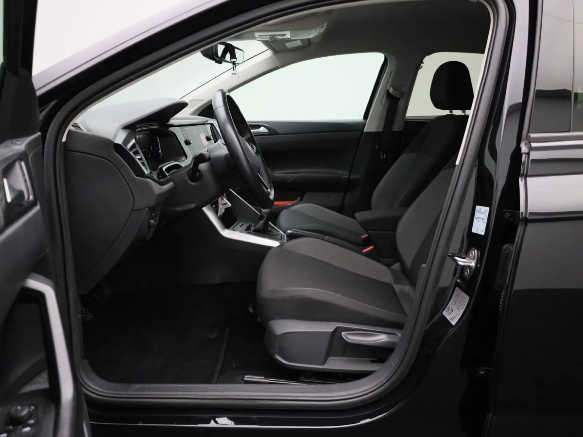 1.0 TSI Life Business | Apple Carplay / Android Auto | Stoelverwarming | Navigatie | Parkeersensoren |