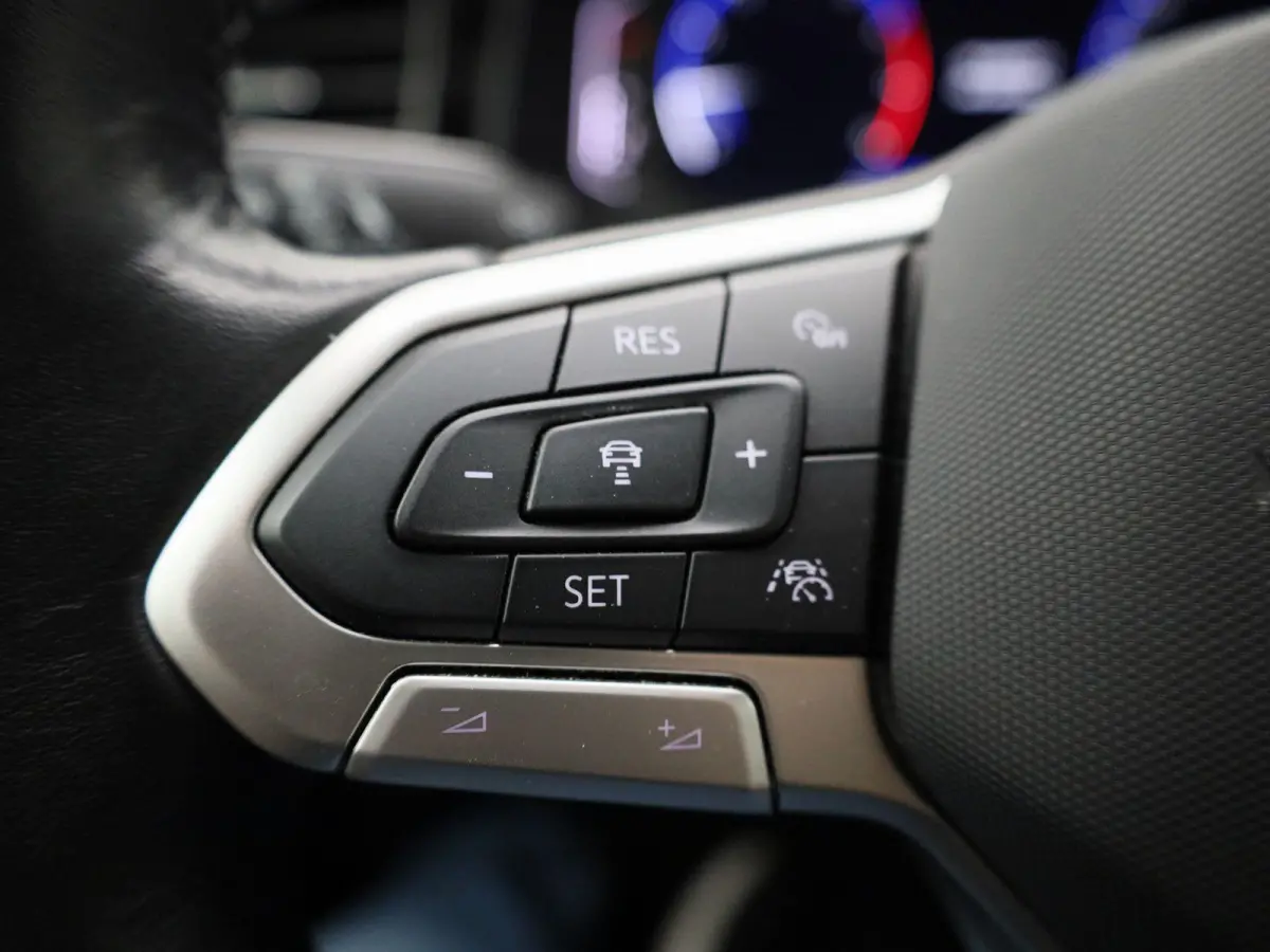 1.0 TSI Life Business | Apple Carplay / Android Auto | Stoelverwarming | Navigatie | Parkeersensoren |