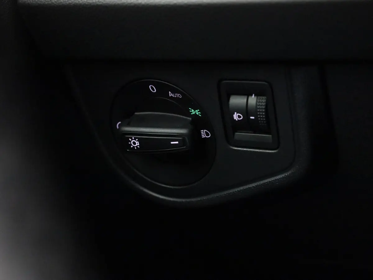 1.0 TSI Life Business | Apple Carplay / Android Auto | Stoelverwarming | Navigatie | Parkeersensoren |