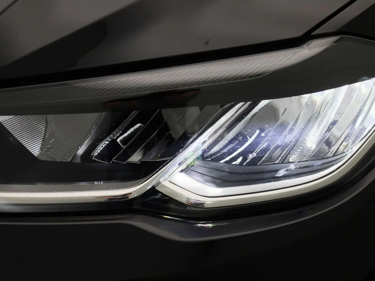 1.0 TSI Life Business | Apple Carplay / Android Auto | Stoelverwarming | Navigatie | Parkeersensoren |
