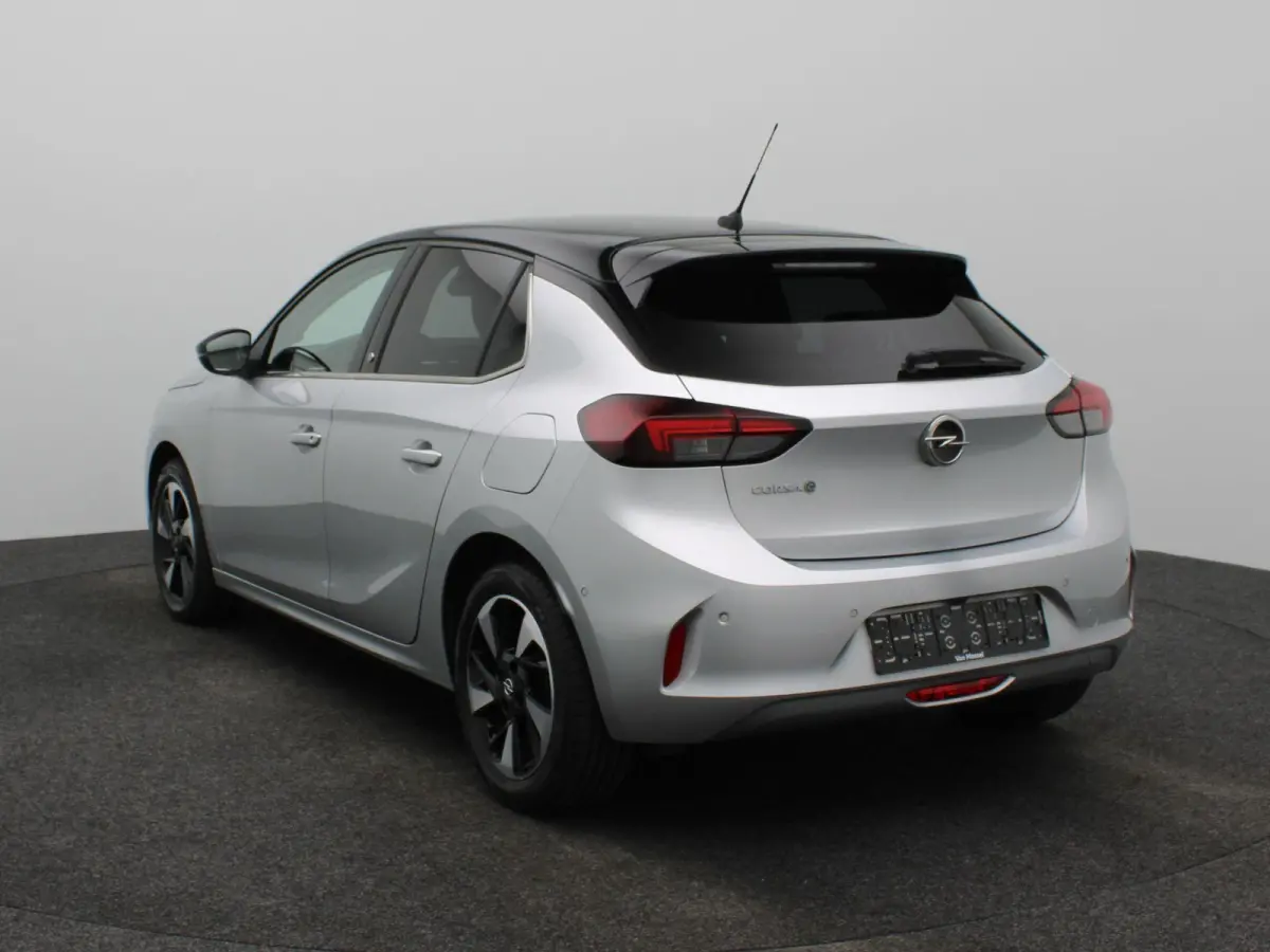 Corsa-e Auto Elegance | Apple Carplay / Android Auto | Virtual Cockpit | Privacy Glass | Multifunctioneel Stuurwiel |