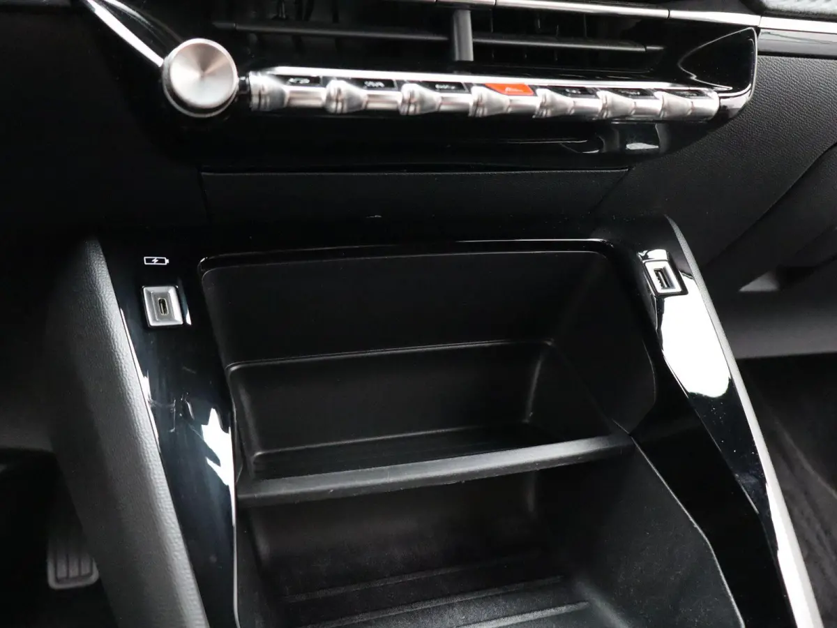 e-2008 Active Pack | Apple Carplay / Android Auto | Multifunctioneel Stuurwiel | Keyless |