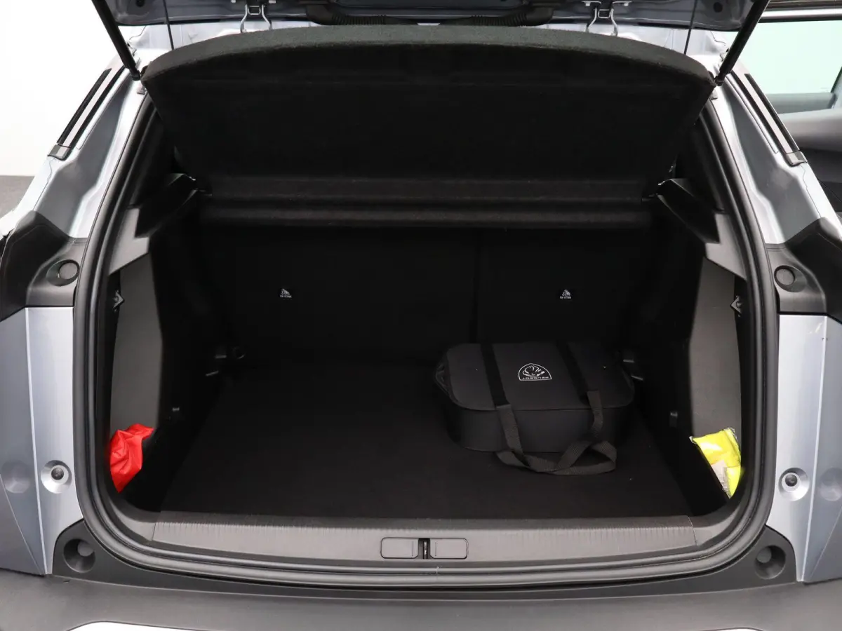 e-2008 Active Pack | Apple Carplay / Android Auto | Multifunctioneel Stuurwiel | Keyless |