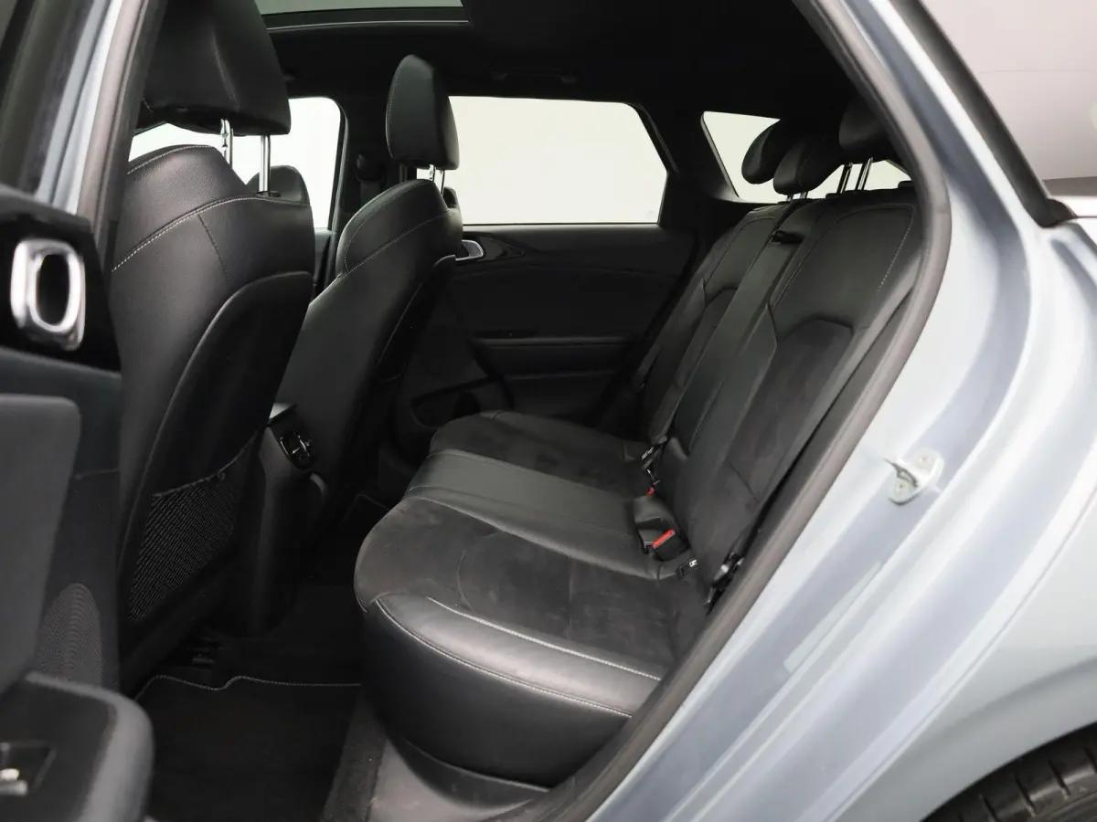 1.5 T-GDi GT-Line | Schuif/Kanteldak | Apple Carplay / Android Auto | Lichtmetalen Velgen | Sportstoelen | Camera | Virtual Cockpit |