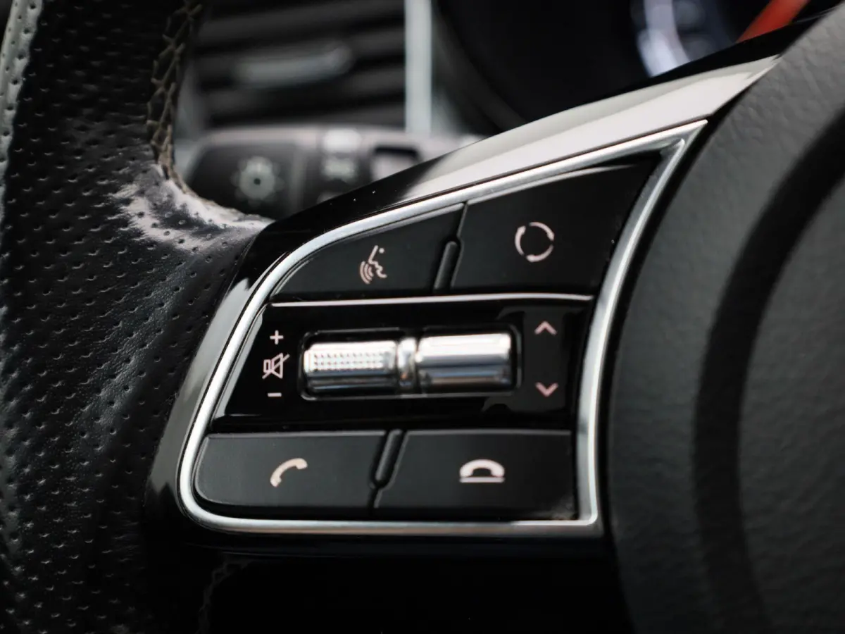 1.5 T-GDi GT-Line | Schuif/Kanteldak | Apple Carplay / Android Auto | Lichtmetalen Velgen | Sportstoelen | Camera | Virtual Cockpit |