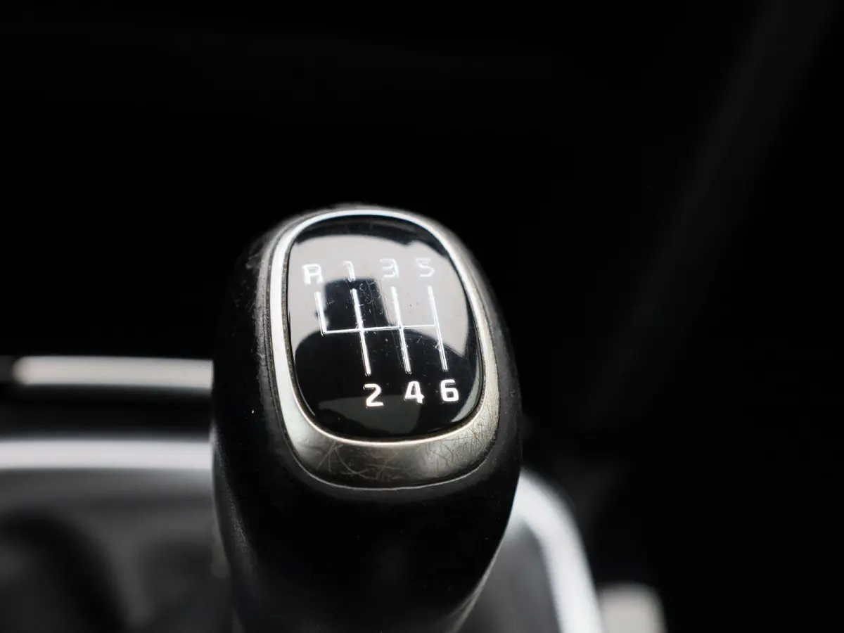 1.5 T-GDi GT-Line | Schuif/Kanteldak | Apple Carplay / Android Auto | Lichtmetalen Velgen | Sportstoelen | Camera | Virtual Cockpit |