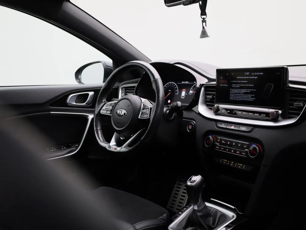 1.5 T-GDi GT-Line | Schuif/Kanteldak | Apple Carplay / Android Auto | Lichtmetalen Velgen | Sportstoelen | Camera | Virtual Cockpit |