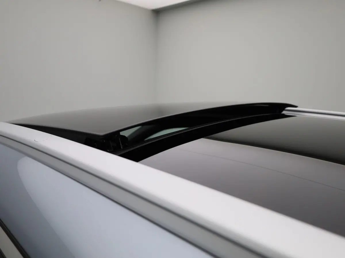 1.5 T-GDi GT-Line | Schuif/Kanteldak | Apple Carplay / Android Auto | Lichtmetalen Velgen | Sportstoelen | Camera | Virtual Cockpit |