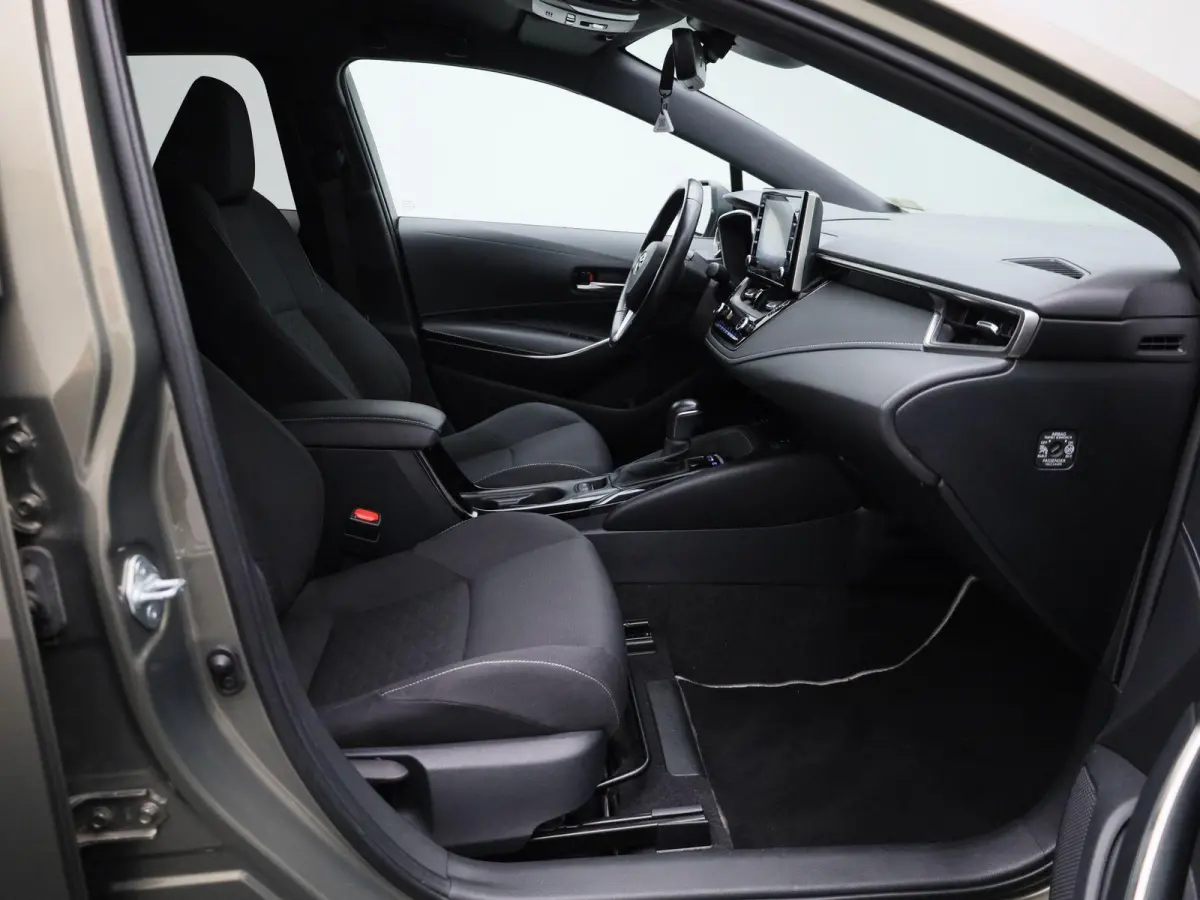 1.8 Hybrid Business Intro | Navigatie | Camera | Keyless | Privacy Glass | Lichtmetalen Velgen |