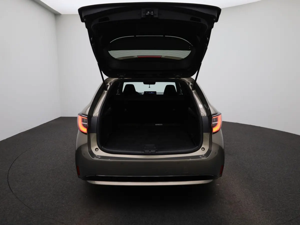 1.8 Hybrid Business Intro | Navigatie | Camera | Keyless | Privacy Glass | Lichtmetalen Velgen |