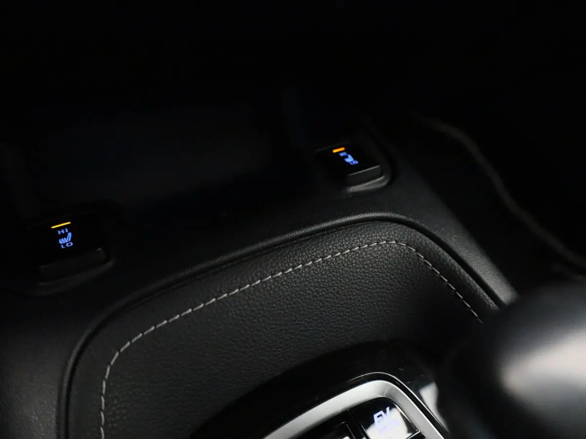1.8 Hybrid Business Intro | Navigatie | Camera | Keyless | Privacy Glass | Lichtmetalen Velgen |