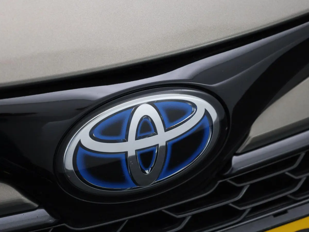 1.8 Hybrid Business Intro | Navigatie | Camera | Keyless | Privacy Glass | Lichtmetalen Velgen |
