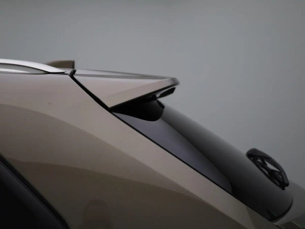 1.8 Hybrid Business Intro | Navigatie | Camera | Keyless | Privacy Glass | Lichtmetalen Velgen |