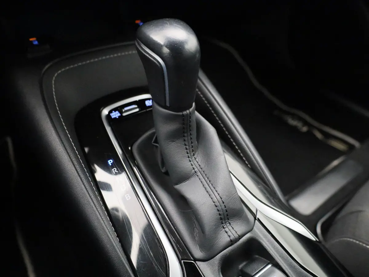 1.8 Hybrid Business Intro | Navigatie | Camera | Keyless | Privacy Glass | Lichtmetalen Velgen |