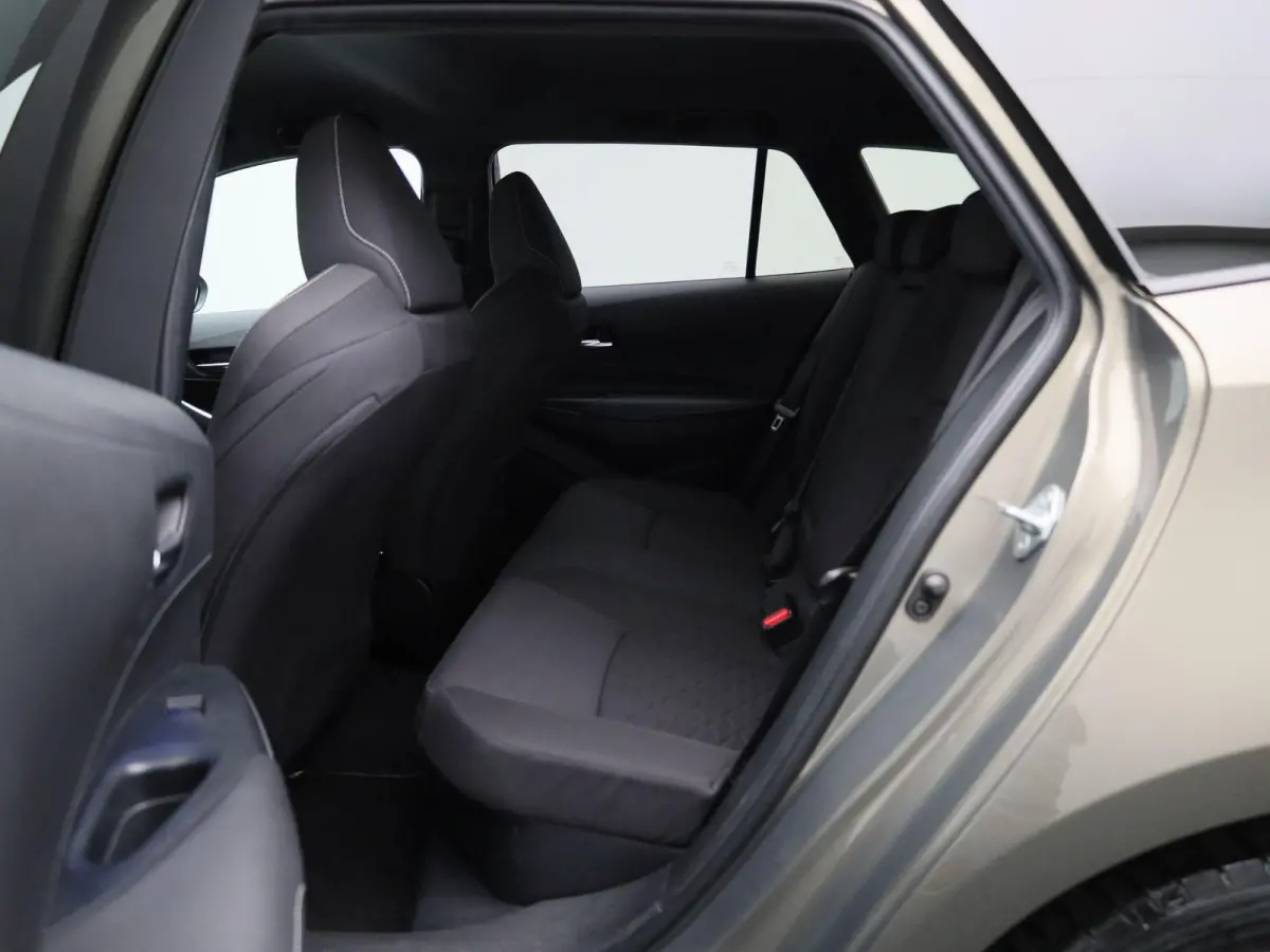 1.8 Hybrid Business Intro | Navigatie | Camera | Keyless | Privacy Glass | Lichtmetalen Velgen |