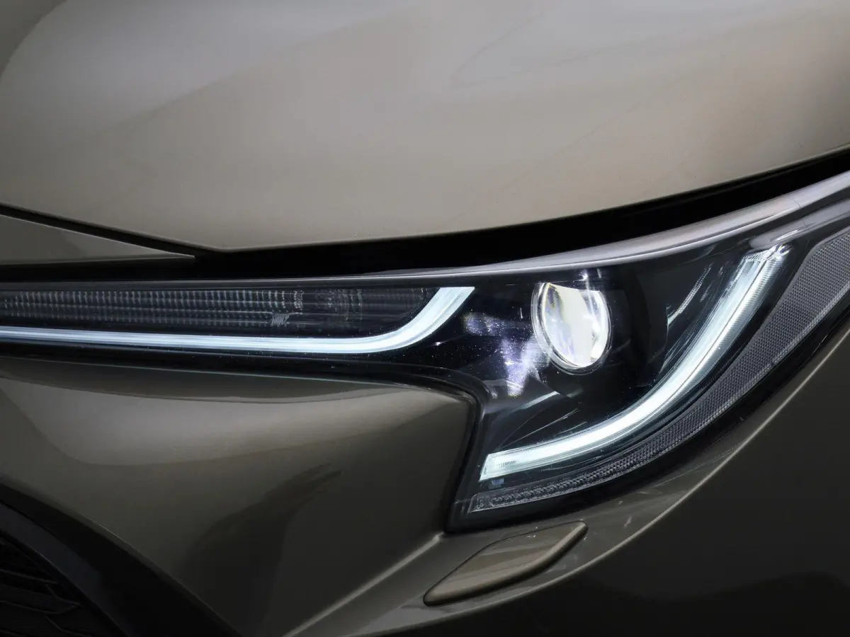 1.8 Hybrid Business Intro | Navigatie | Camera | Keyless | Privacy Glass | Lichtmetalen Velgen |