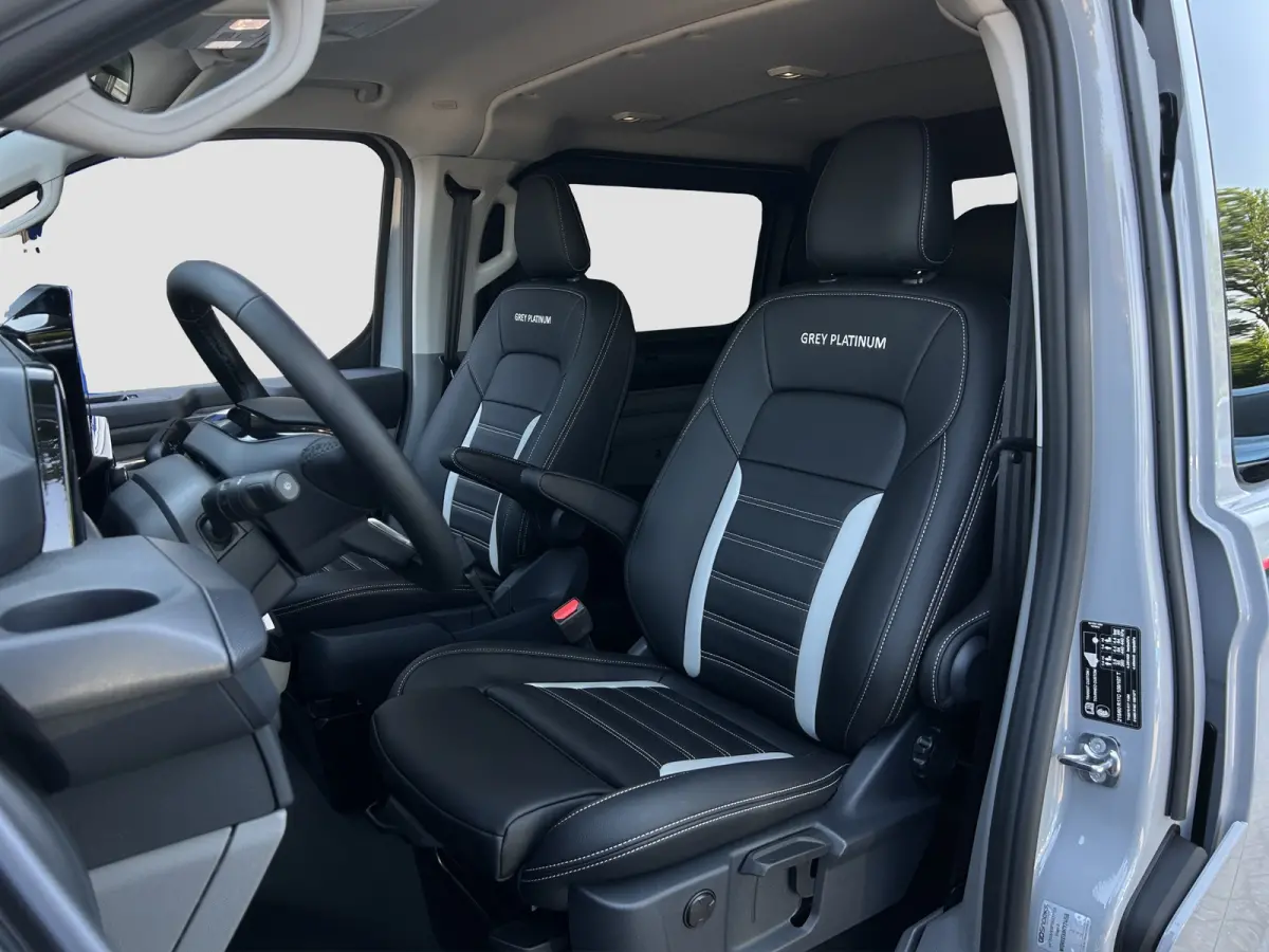 320 L2 Grey Platinum Plug-in Hybrid | 0,99% Financial Lease | Dubbel Cabine | Direct Leverbaar | Lederen Bekleding