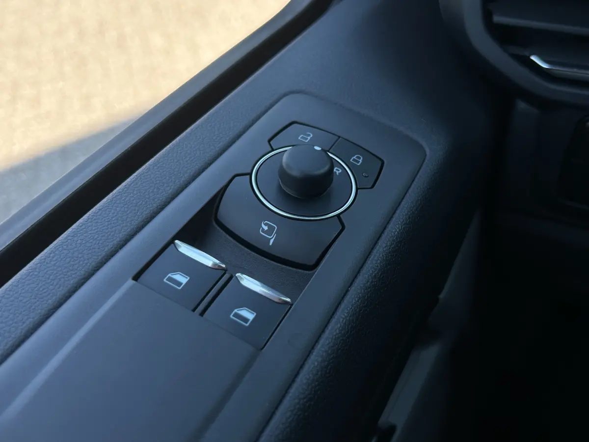 320 L2 Grey Platinum Plug-in Hybrid | 0,99% Financial Lease | Dubbel Cabine | Direct Leverbaar | Lederen Bekleding
