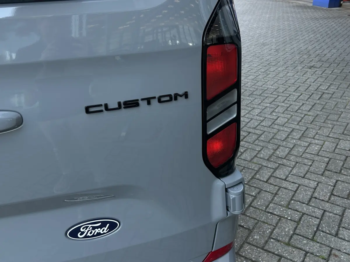 320 L2 Grey Platinum Plug-in Hybrid | 0,99% Financial Lease | Dubbel Cabine | Direct Leverbaar | Lederen Bekleding